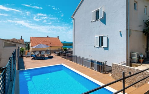 pool