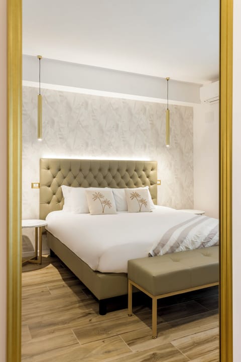 Premium Room, 1 King Bed, Balcony, City View | Premium bedding, down comforters, Select Comfort beds, in-room safe