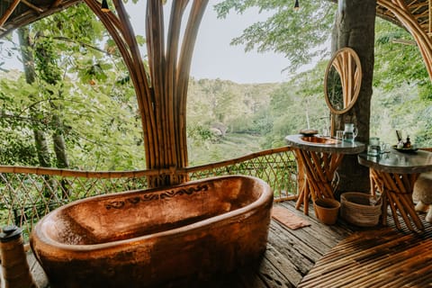 Copper House - One Bedroom Valley View | Bathroom | Free toiletries, hair dryer, bathrobes, slippers