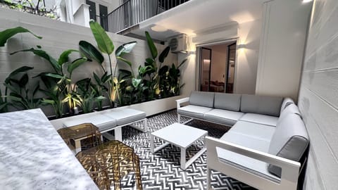 Basement luxury room with beautiful private terrace | Terrace/patio