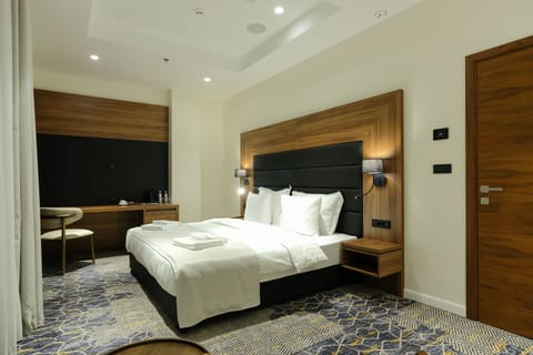 In-room safe, desk, laptop workspace, soundproofing