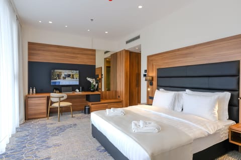 In-room safe, desk, laptop workspace, soundproofing