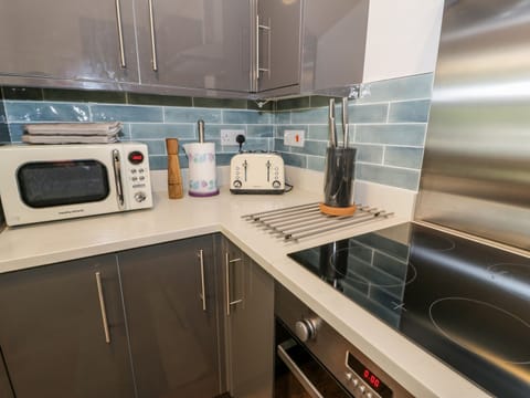 Fridge, dishwasher, electric kettle, toaster
