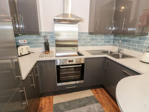 Fridge, dishwasher, electric kettle, toaster