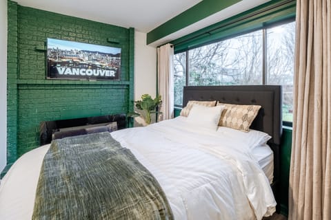 Queen Bed