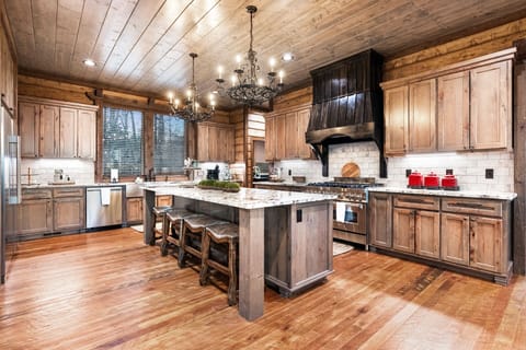 Kitchen with plenty of island space