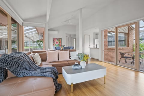 Comfort House, Garden View | Living area | 55-inch TV with cable channels, Netflix, streaming services