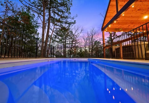 From the pool’s edge, you’ll enjoy quiet views of the surrounding trees, making it an easy place to slow down, relax, and soak up the calm atmosphere.