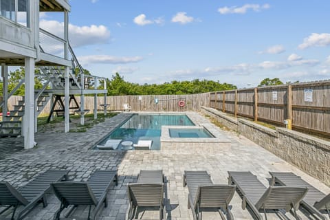 Private Pool with built in spa, multiple lounging options