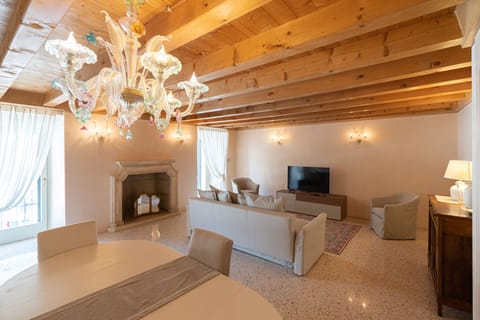 Luxury Apartment, 2 Bedrooms, Non Smoking, City View | Living area