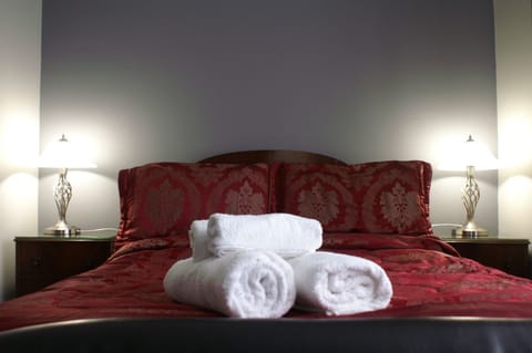 Double Room, Ensuite | Individually decorated, individually furnished, desk, laptop workspace