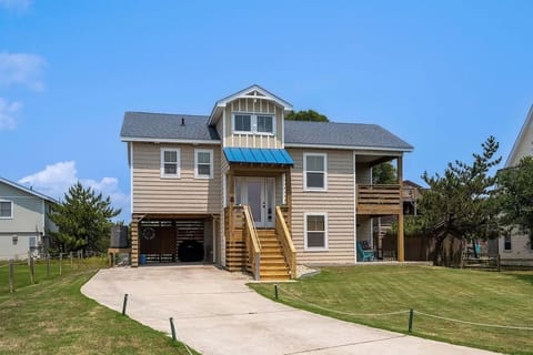 KDN5112: Work Trip | Front Exterior