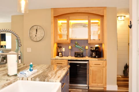 Warm Your Coffee or Chill Your Wine