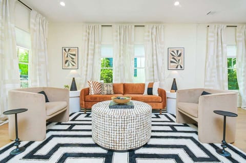Welcome to the home of your dreams! Let it be the base for a perfect Atlanta visit.