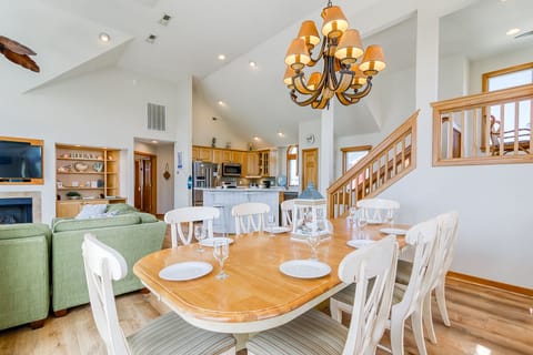 Top Level Dining Area