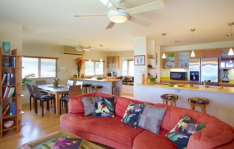 Open Concept Kitchen, Dining & Living Area