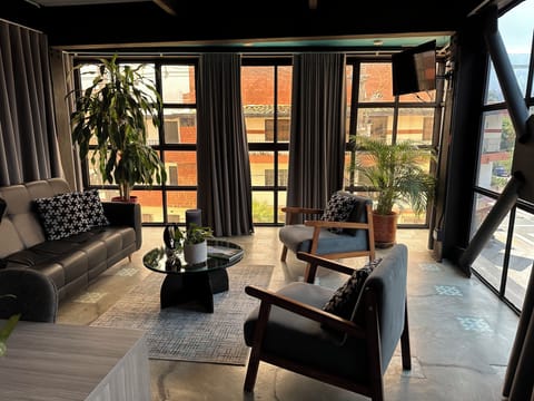 Deluxe Studio | Living room