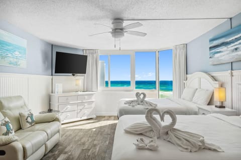 Studio, 2 Queen Beds (Top Of The Gulf 613)
