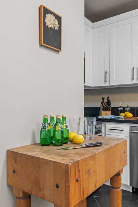 Butcher block with quality knives