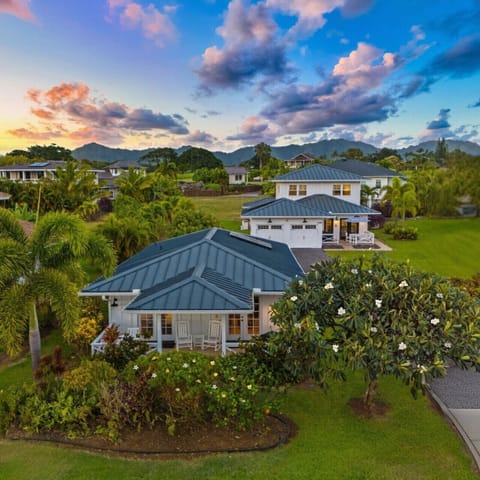 7 Bed Farmhouse Estate  Cottage House Included