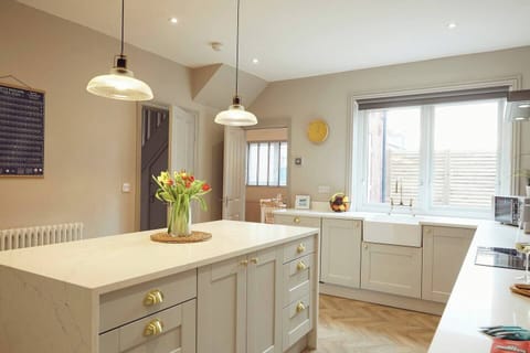 Kitchen counter