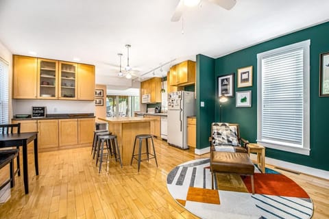 Fully equipped seating with room at the bar