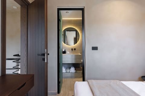 Grand Villa with Outdoor Hot Tub and Private Heated Pool | Bathroom | Shower, rainfall showerhead, free toiletries, hair dryer