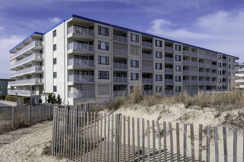 25-Diamond Beach 516 - Exterior 03