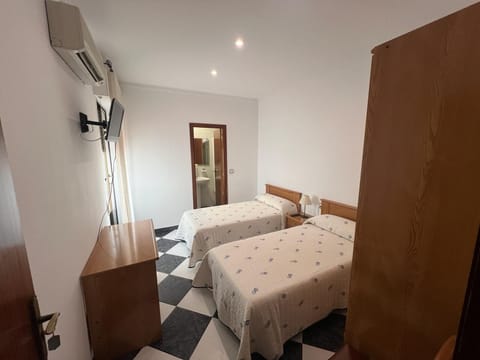 Standard Double Room | Free WiFi, bed sheets