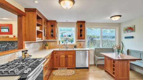 Indoors, Kitchen, Cooktop, Hardwood, Lamp