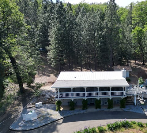 1 Acre lots with 4 bedroom home.  Lots of parkting