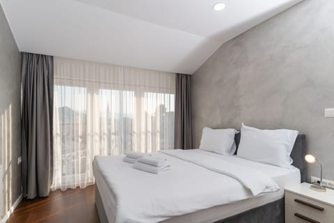 Presidential Studio | Free WiFi, bed sheets