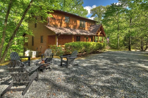 Gather around the firepit with the twinkling stars of North GA Overhead