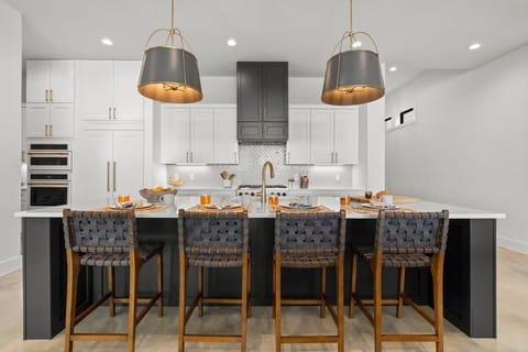 6 Person Counter Top Dining