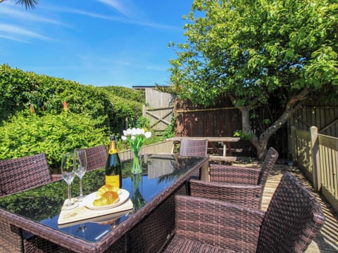 Cottage | Outdoor dining