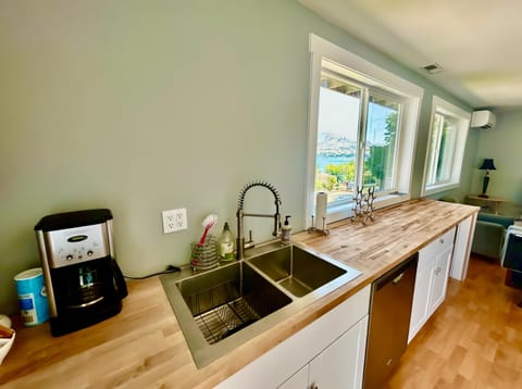 Apartment, Ensuite, Lake View (1 BR Getaway) | Private kitchen