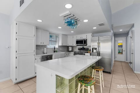 House | Private kitchen | Fridge, microwave, oven, stovetop