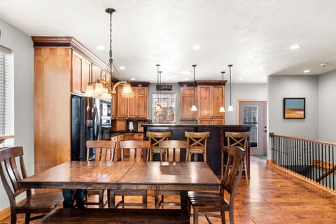 Dining/Kitchen
