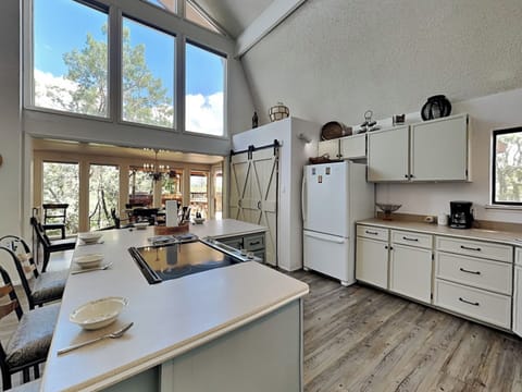 House (5 Bedrooms) | Property amenity