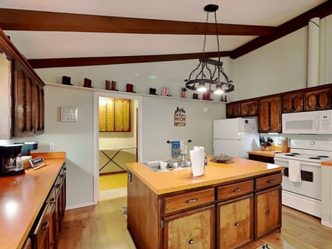 House (3 Bedrooms) | Property amenity