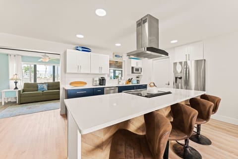 Gather around the spacious kitchen island!