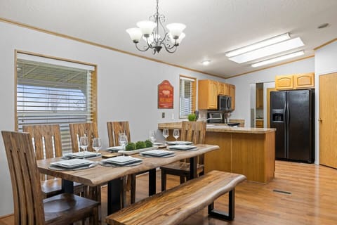 Kitchen *Island has 4 barstools-picture to be updated
