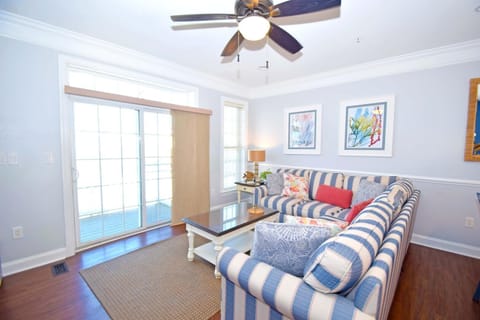 Townhome, 4 Bedrooms | Living area