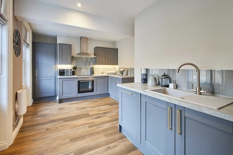 Anchor Reach, Whitby- Host & Stay