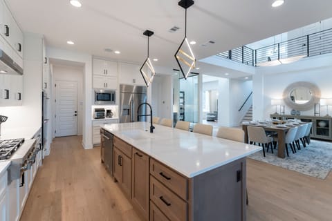 Elegant Kitchen Counter - Walker Luxury Vacation Rentals