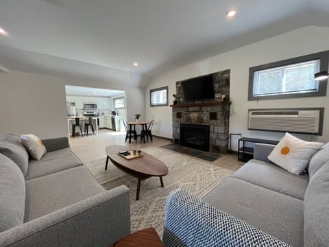 Premium Apartment, 2 Bedrooms, Fireplace, Mountain View | Living area | 55-inch Smart TV with digital channels, Netflix, Hulu