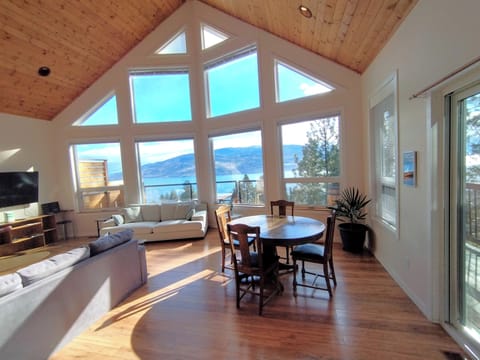2 story window wall, 1300 square feet, 2 bedrooms, 2 full baths, 4 decks.