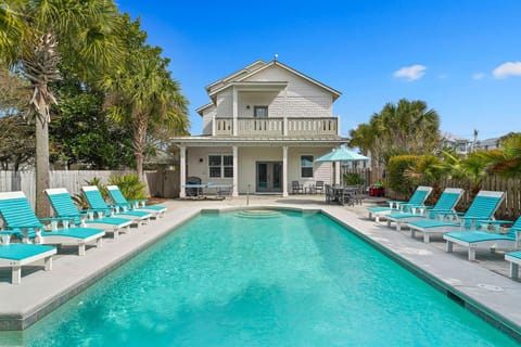 Beaches and Dreams - Crystal Beach - Exterior
