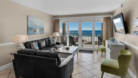 Moondrifter 405 Living Area with  spectacular Gulf View