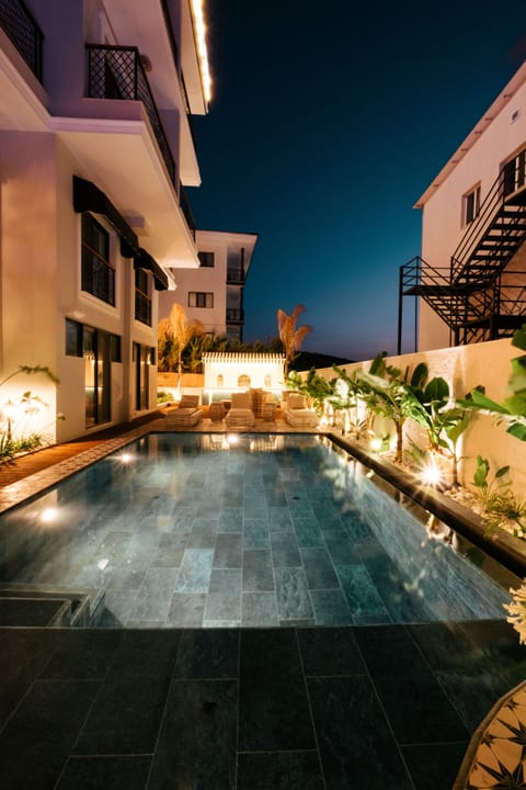 Seasonal outdoor pool